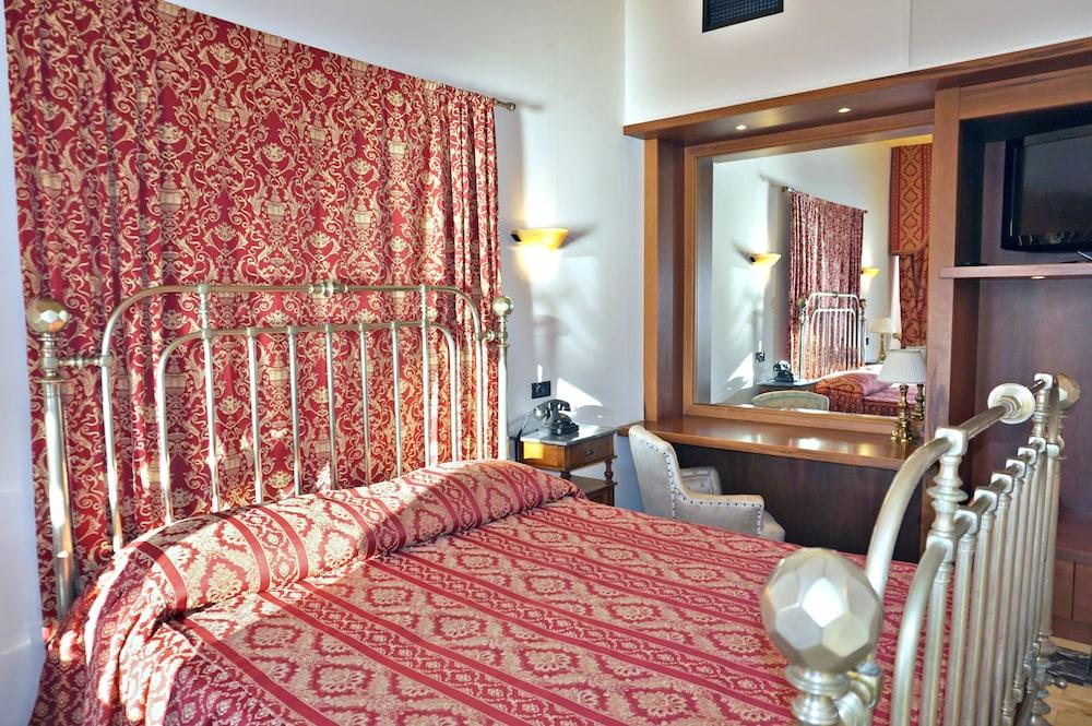 image 3 at Villa Las Tronas Hotel & Spa by Lungomare Valencia 1 Alghero SS 7041 Italy