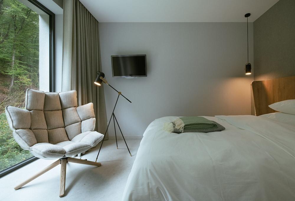 image 3 at Hotel VierJahreszeiten am Seilersee by Seilerwaldstraße 10 Iserlohn NW 58636 Germany
