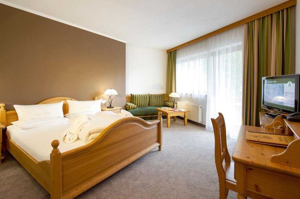 image 2 at Almwellness-Resort Tuffbad by Tufbad 3 Sankt Lorenzen im Lesachtal Lesachtal Carinthia 9654 Austria