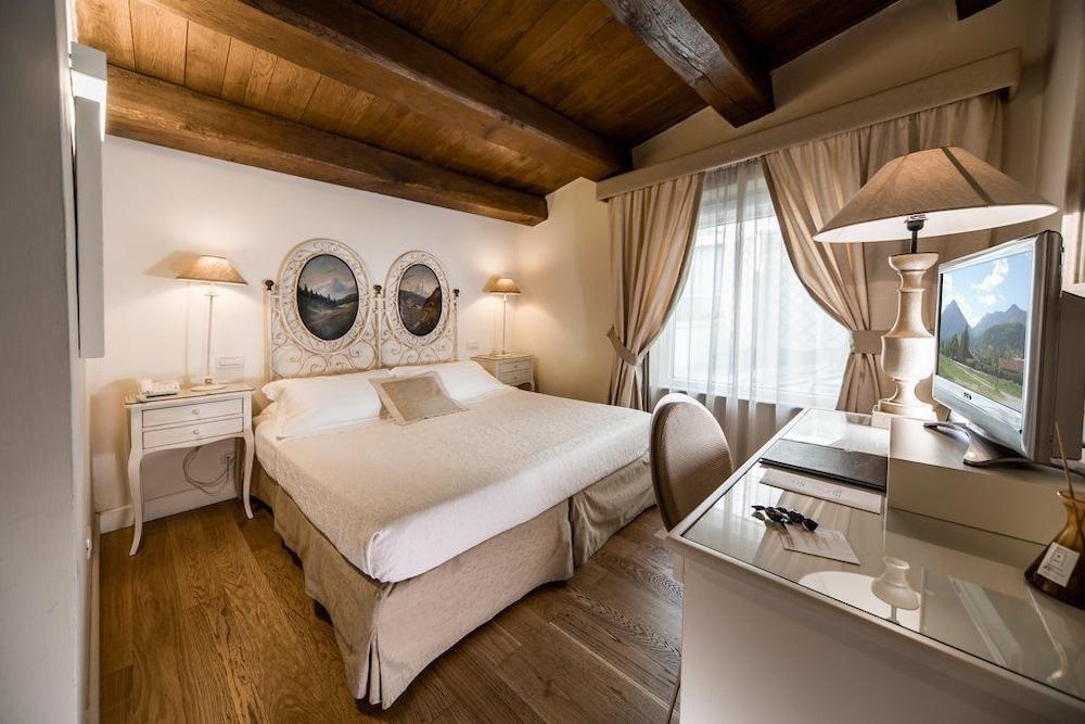 image 2 at Hotel & Residenza 100 Torri by Via Costanzo Mazzoni 6 Ascoli Piceno AP 63100 Italy