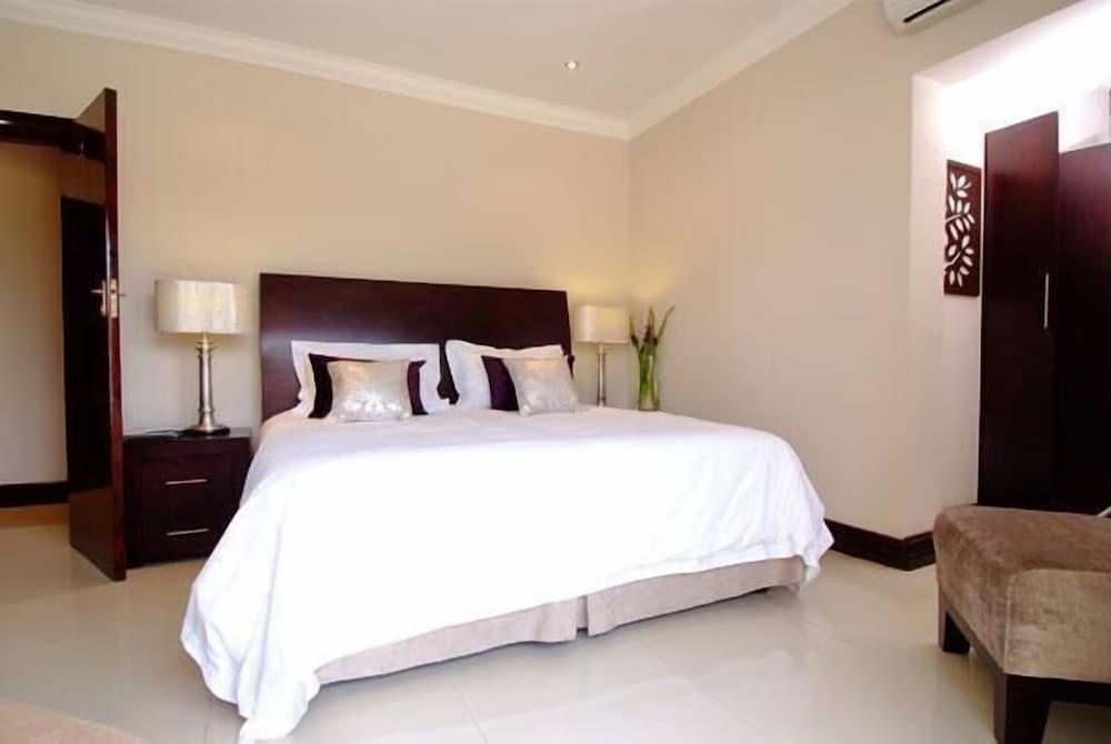 image 1 at Sanchia Luxury Guesthouse by 24 Savell Avenue, Glenashley Durban North KwaZulu-Natal 4051 South Africa