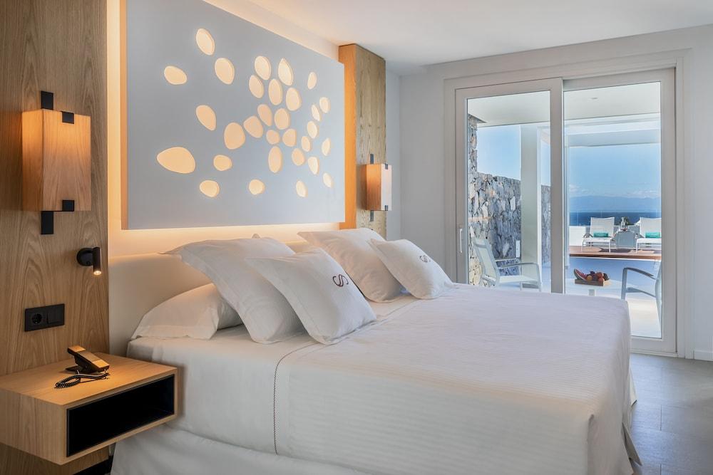 image 2 at Royal Hideaway Corales Suites, part of Barceló Hotel Group by Avenida Virgen de Guadalupe 21 Adeje Canary Islands 38679 Spain