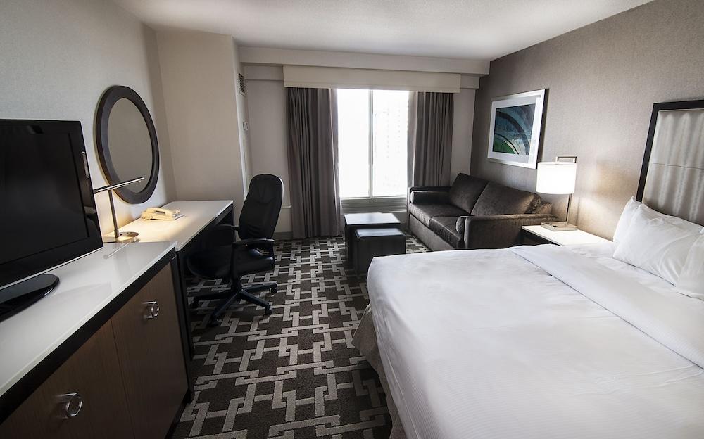 image 2 at Hilton Niagara Falls/Fallsview Hotel & Suites by 6361 Fallsview Blvd Niagara Falls ON Ontario L2G3V9 Canada