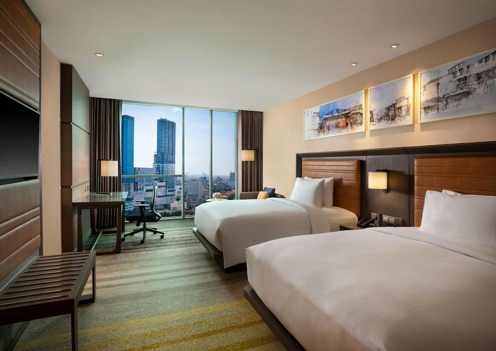 image 1 at Doubletree By Hilton Surabaya by Jl Tunjungan 12 East Java Surabaya 60275 Indonesia