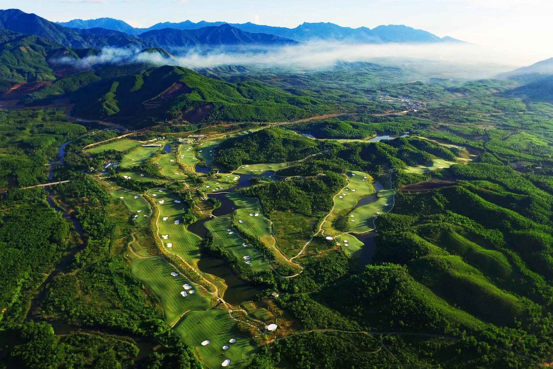 Luxury Escapes Signature Series: Vietnam Golf Tour