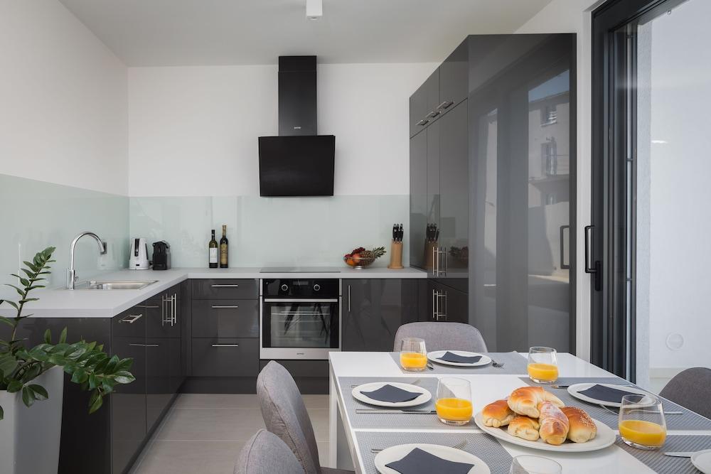 image 9 at Villas Baotic by Ulica Hrvatskih Zrtava 410 Seget Split-Dalmatia 10040 Croatia