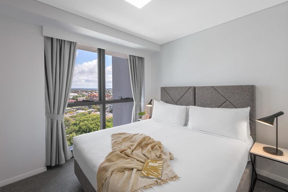 image 1 at Meriton Suites Adelaide Street, Brisbane by 485 Adelaide Street Brisbane QLD Queensland 4000 Australia