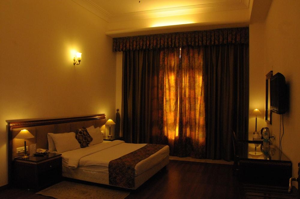 image 1 at Hotel The Merwara Palace by Bhagchand ki Kothi Daulat Bagh Near Ana Sagar Lake Ajmer RJ 305001 India