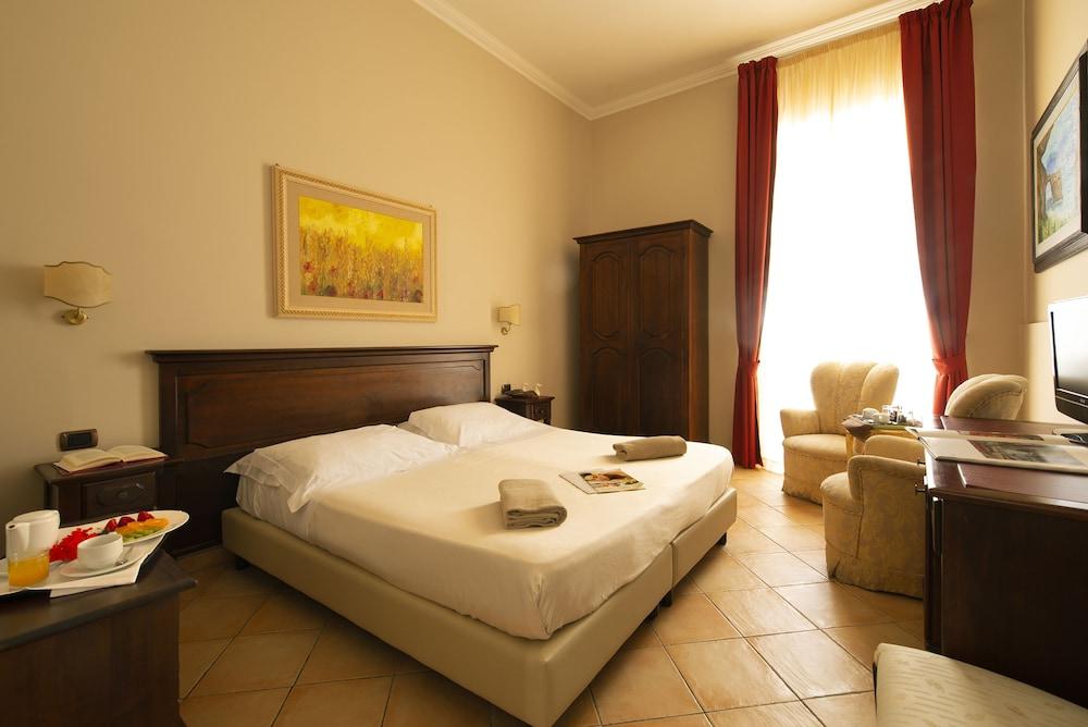 image 1 at Charme Hotel Villa Principe di Fitalia by Via Traversa Tonnara di Terrauzza, 38 Syracuse SR 96100 Italy