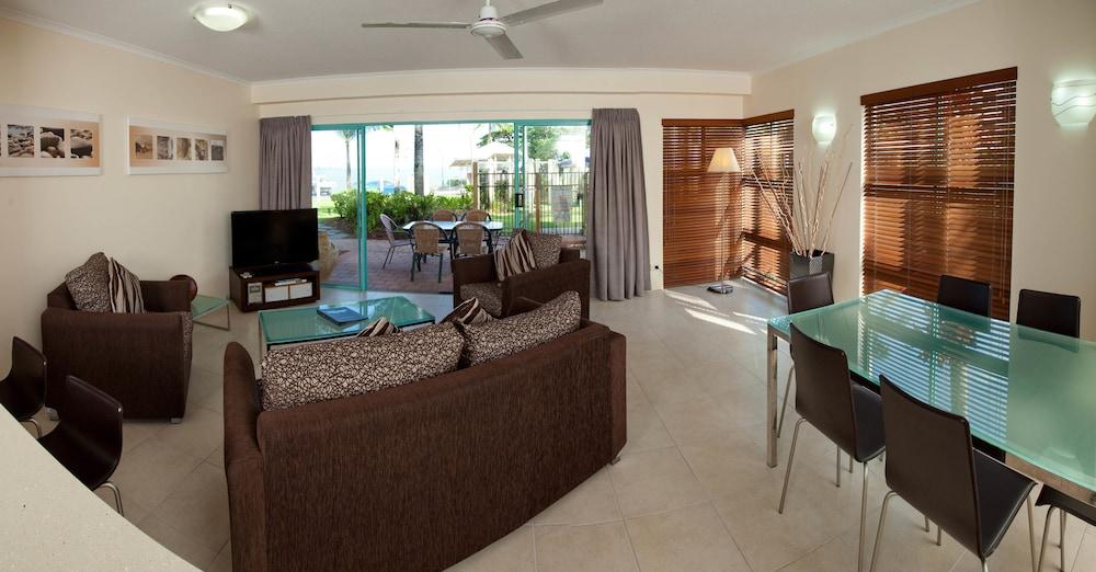 image 2 at Coral Sands Resort by Cnr Trinity Beach Rd & Vasey Esplanade Trinity Beach QLD Queensland 4879 Australia