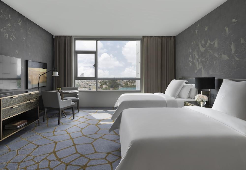 image 1 at Four Seasons Hotel Bengaluru at Embassy One by No. 8, Bellary Rd Ganga Nagar colony Bengaluru Karnatanka 560052 India