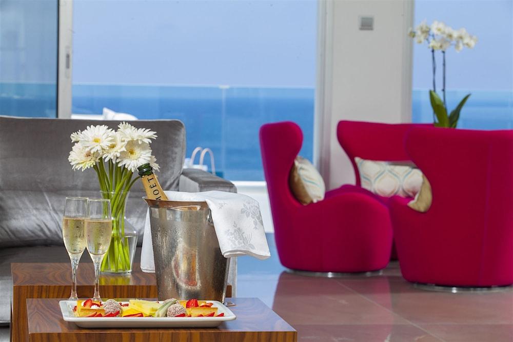 image 3 at King Evelthon Beach Hotel & Resort by Chloraka Avenue P.O. Box 61415 Paphos 8134 Cyprus
