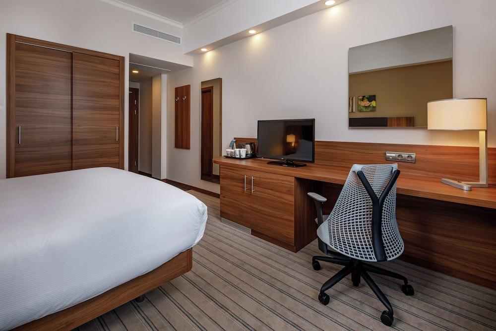 image 2 at Hilton Garden Inn Novorossiysk by 29G, Naberezhnaya imeni Admirala Serebryakova Street Novorossijsk 353905 Russia