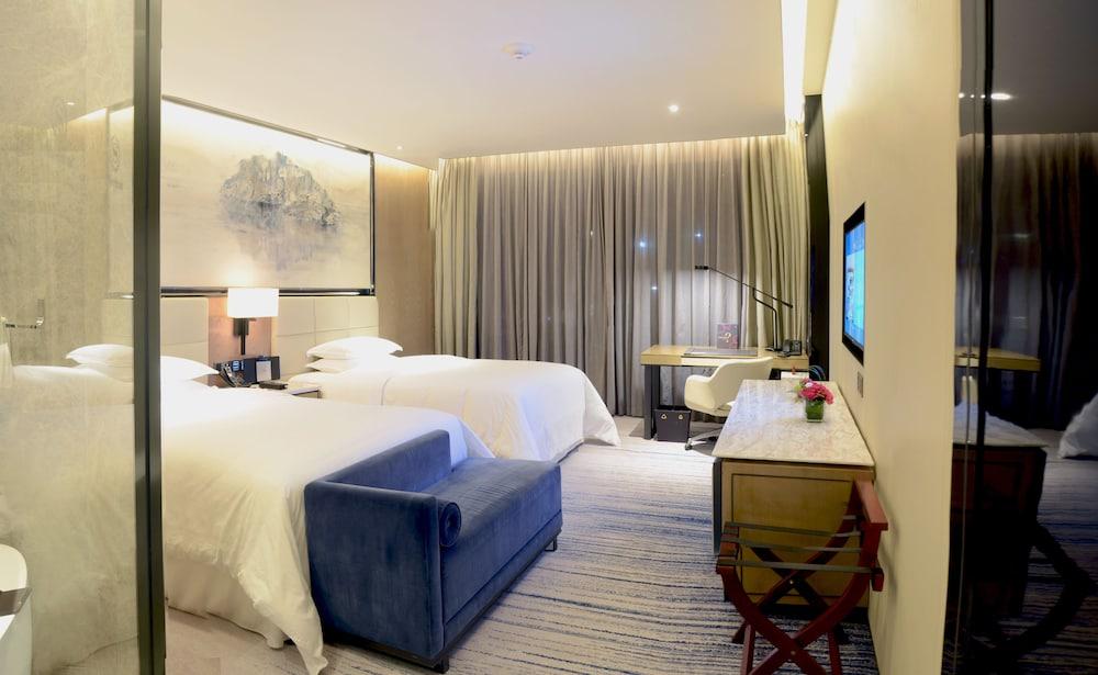 image 3 at Sheraton Zhuhai Hotel by 1663 Yin Wan Road Wanzai Xiang Zhou District Zhuhai Guangdong 519000 China