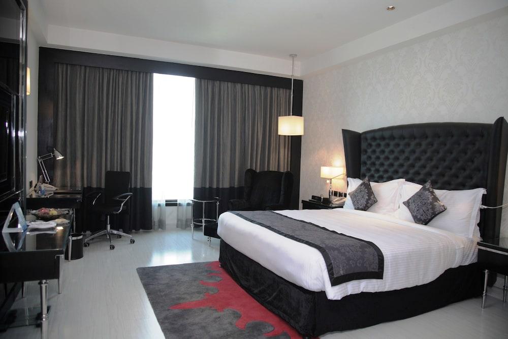 image 1 at Radisson Blu Hotel New Delhi Paschim Vihar by Plot No D, Dist Centre, Outer Ring Road Paschim Vihar New Delhi Delhi N.C.R 110063 India