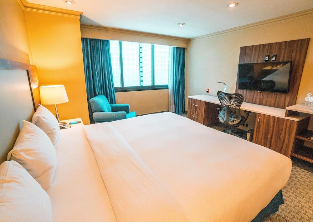 image 2 at Hilton Mexico City Airport by Inside Mexico City Airport, Terminal 1 Gate F1, 3rd foor Mexico City 15620 Mexico