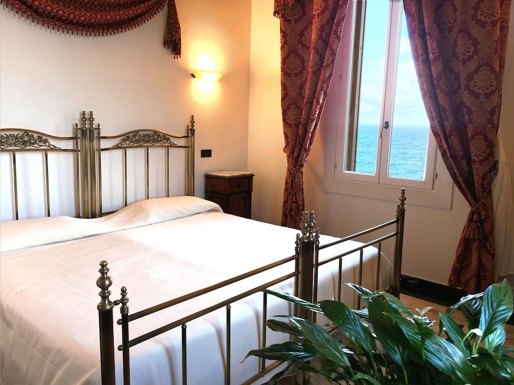 image 1 at Villa Las Tronas Hotel & Spa by Lungomare Valencia 1 Alghero SS 7041 Italy
