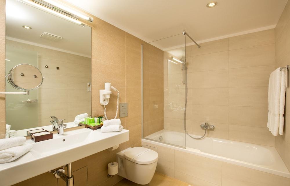 image 8 at Teleferic Grand Hotel by Poiana Soarelui Street no. 243 Brasov 500001 Romania