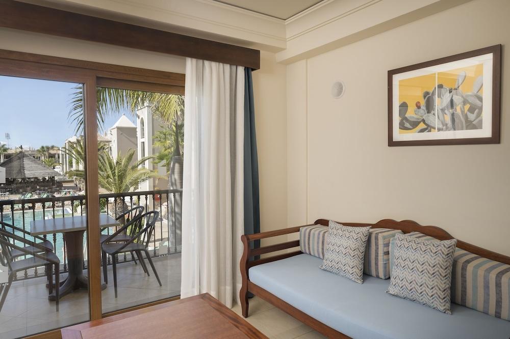 image 4 at Marylanza Suites & Spa by Calle Los Arenales, 20 Arona Santa Cruz de Tenerife 38650 Spain