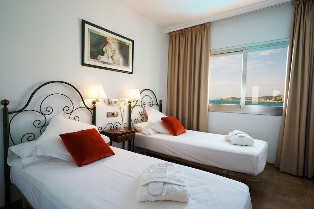 image 1 at Hotel Port Sitges by Paseo de les Drassanes, 1-20 Sitges 08870 Spain