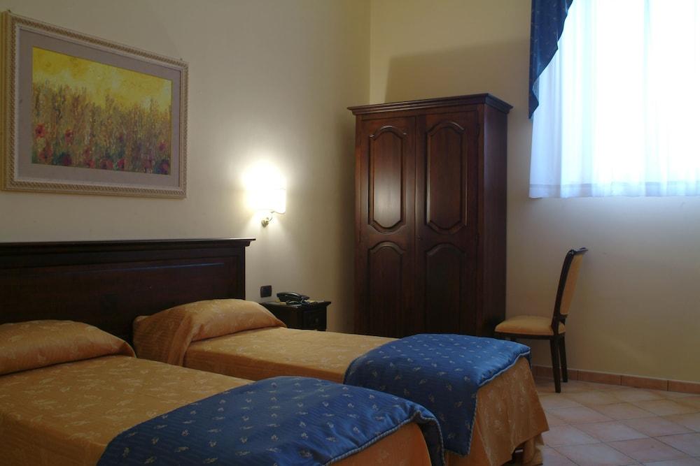 image 3 at Charme Hotel Villa Principe di Fitalia by Via Traversa Tonnara di Terrauzza, 38 Syracuse SR 96100 Italy
