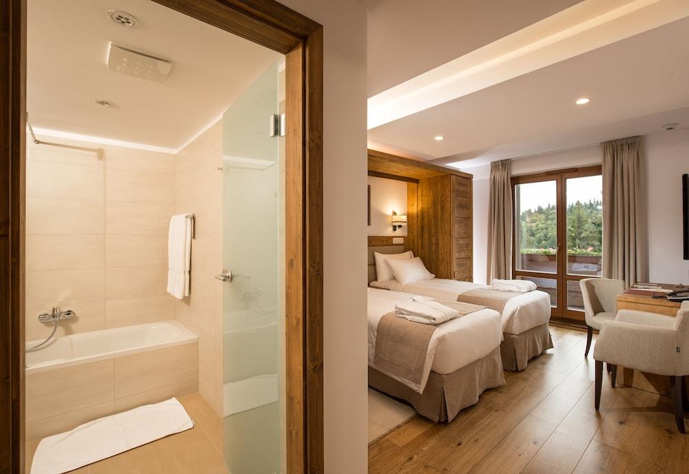 image 2 at Teleferic Grand Hotel by Poiana Soarelui Street no. 243 Brasov 500001 Romania