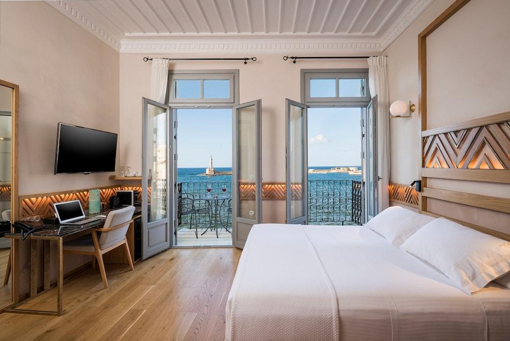 image 1 at Scala de Faro by Zampeliou 28 - Akti Kountouriotou 24 Chania Crete 731 31 Greece