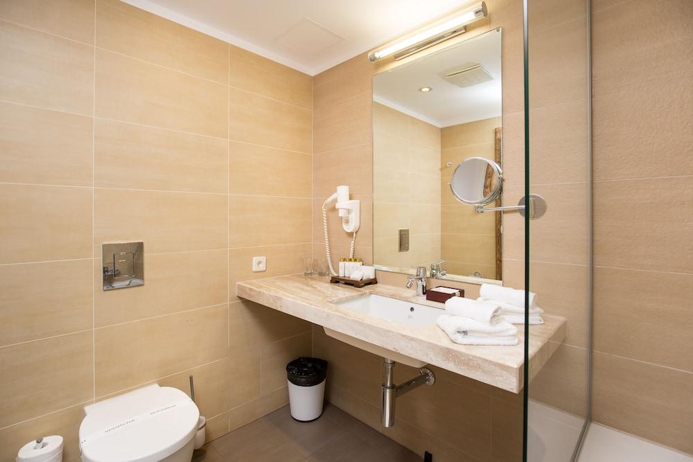 image 3 at Teleferic Grand Hotel by Poiana Soarelui Street no. 243 Brasov 500001 Romania