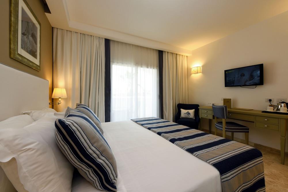 image 2 at Grand Hotel Cannigione by Monti Corru Cannigione Arzachena Olbia-Tempio 7021 Italy