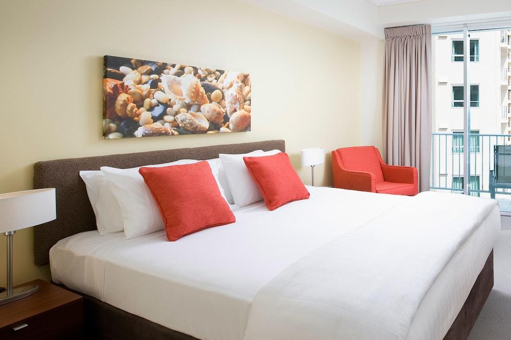 image 3 at Mantra Trilogy by 101 - 105 The Esplanade Cairns QLD Queensland 4870 Australia