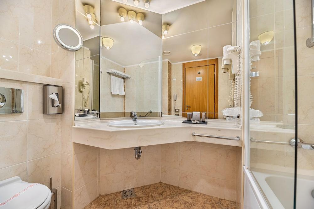 image 9 at Aro Palace Hotel by 27 Eroilor Boulevard Brasov 5000000 Romania