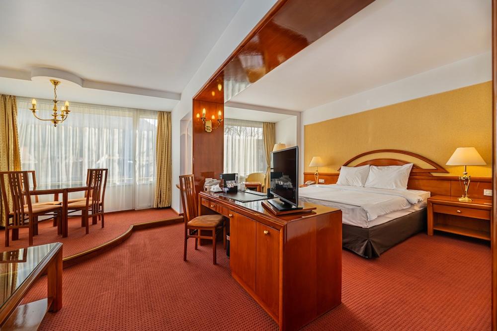 image 1 at Aro Palace Hotel by 27 Eroilor Boulevard Brasov 5000000 Romania