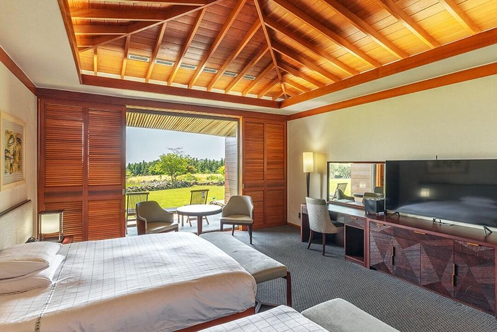 image 1 at Podo Hotel by 863, Sallongnam-ro, Andeok-myeon Seogwipo Jeju Island 63525 South Korea