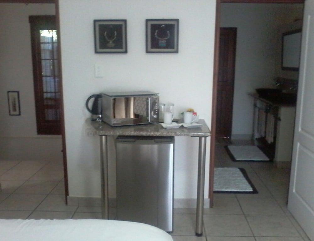 image 3 at Akidogo Guest House by 65 Kingsway Gardens, Warner Beach Amanzimtoti, Durban Kingsburgh KwaZulu-Natal 4140 South Africa