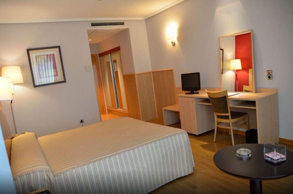 image 2 at Hotel Villa de Benavente by AVENIDA DE LAS AMERICAS,S/N Benavente 49600 Spain