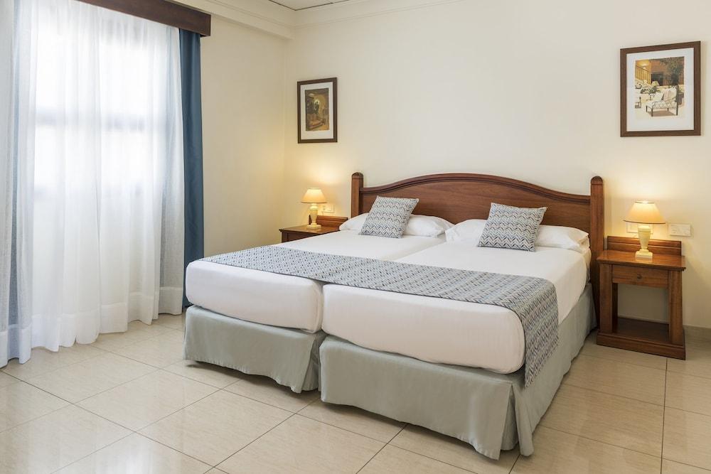 image 2 at Marylanza Suites & Spa by Calle Los Arenales, 20 Arona Santa Cruz de Tenerife 38650 Spain