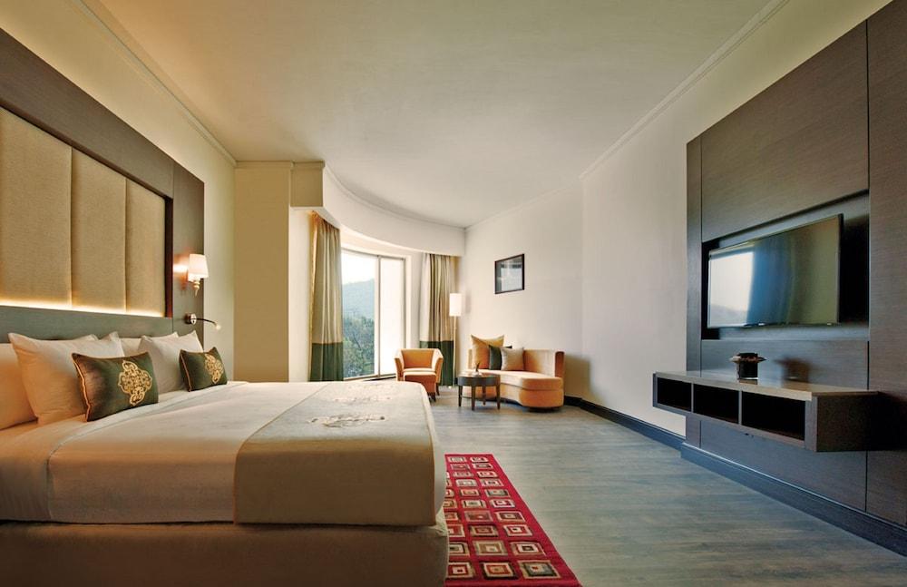 image 2 at Radisson Blu Plaza Hotel Mysore by 1 MG Road Nazarabad Mohalla Mysore Karnataka 570 010 India