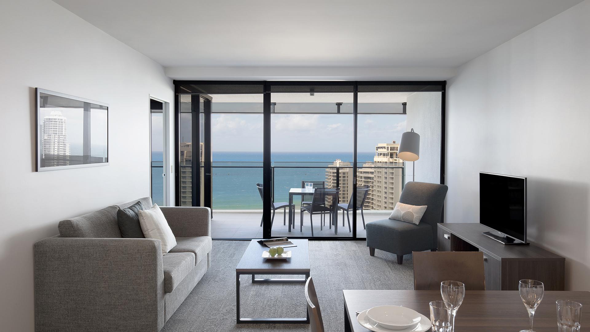 Surfers Paradise Mantra Circle On Cavill Escape With Ocean-View Spa ...