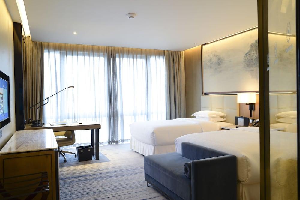 image 2 at Sheraton Zhuhai Hotel by 1663 Yin Wan Road Wanzai Xiang Zhou District Zhuhai Guangdong 519000 China