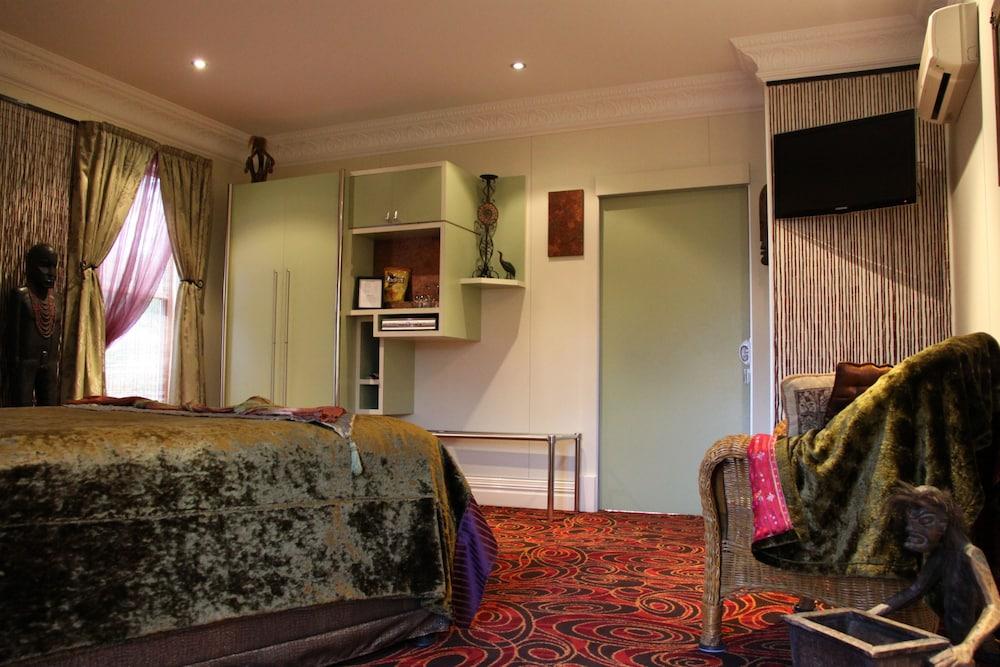 image 2 at The Retreat at Froog-Moore Park by 78 Bligh Street North Tamworth NSW New South Wales 2340 Australia