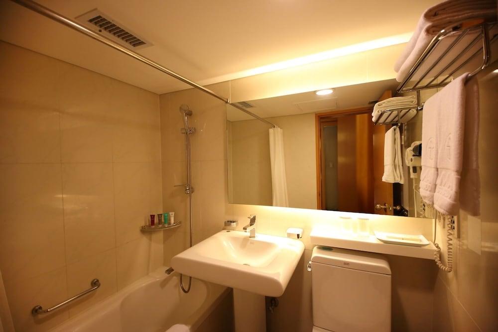 image 10 at Ramada Songdo Hotel by 29, Neungheodae-ro 267beon-gil Yeonsu-gu Incheon Incheon South Korea