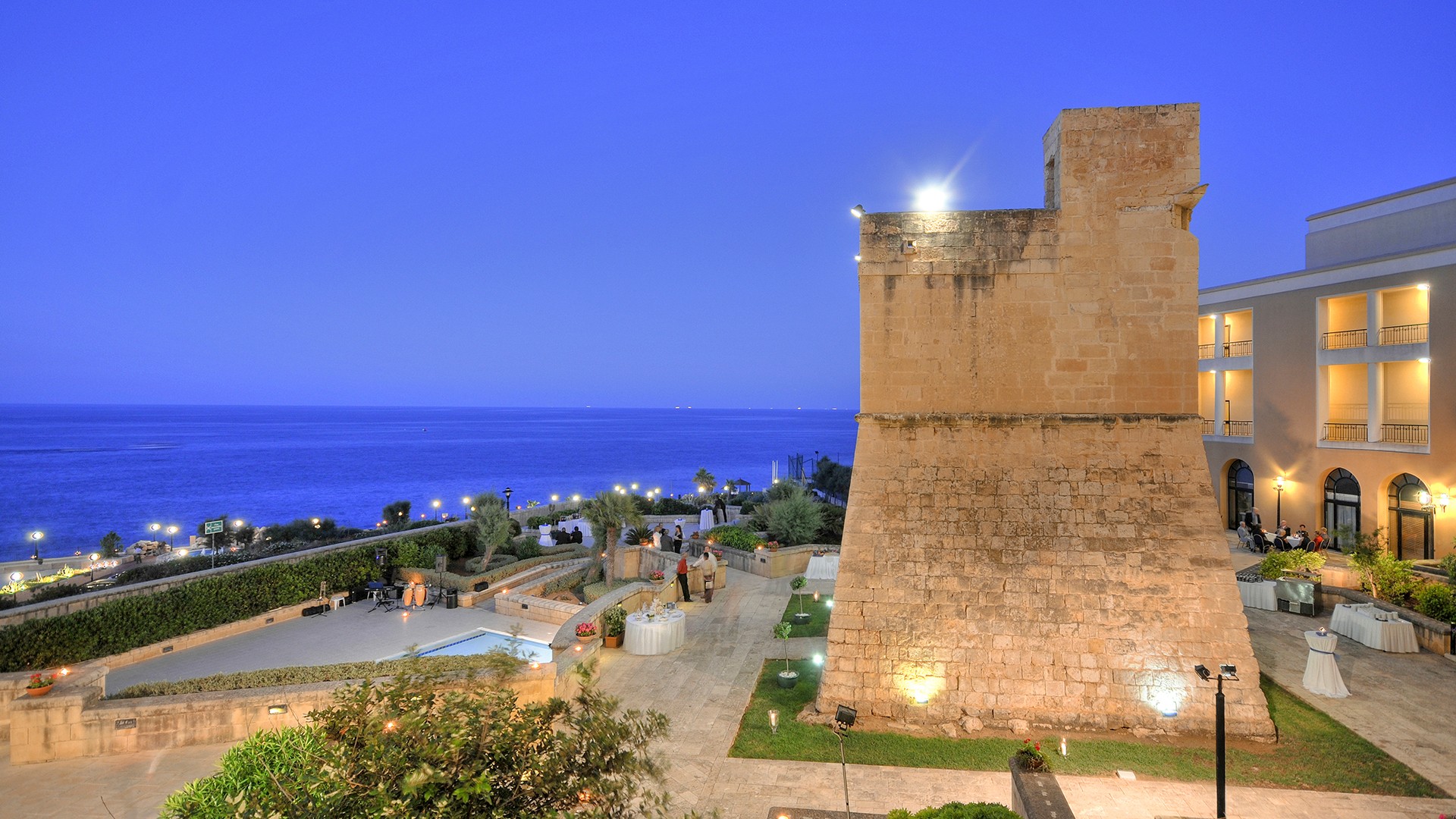 Malta FiveStar Oceanfront Luxury with Six Outdoor Pools, St Julian's