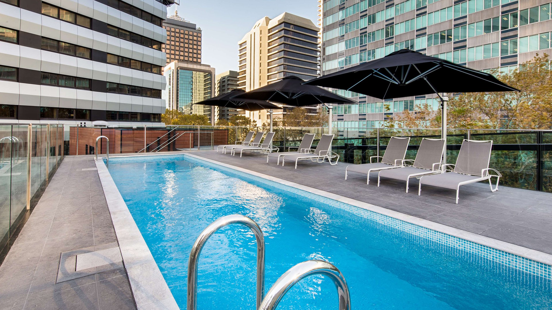 Trendy North Sydney Escape with Heated Rooftop Pool, Sydney, Australia