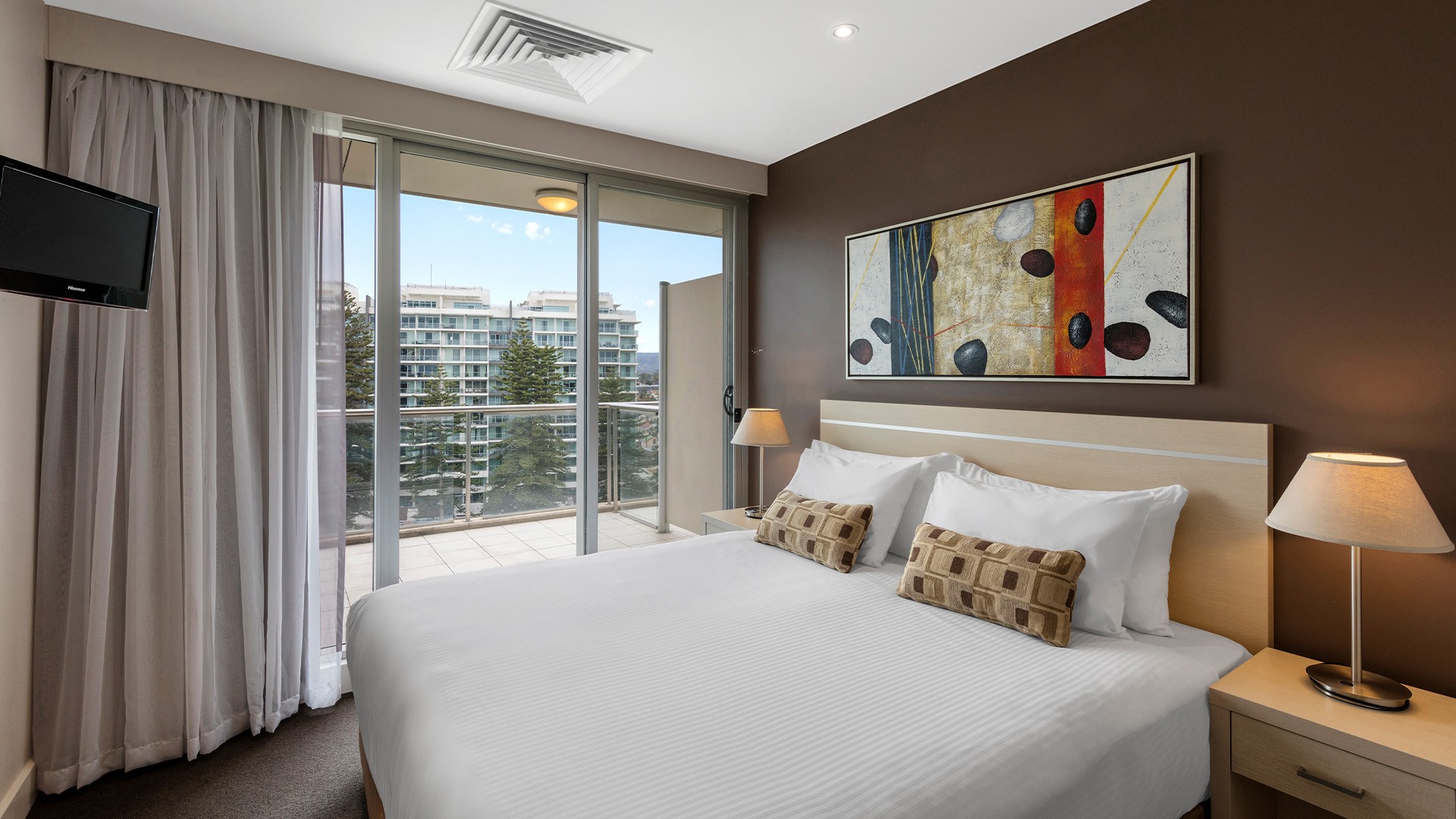 Glenelg Apartment Escape Just 20 Minutes from Adelaide CBD with