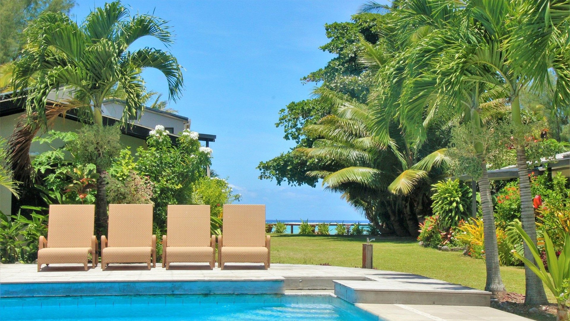 Year-Round Cook Islands Beachfront Paradise overlooking Muri Lagoon ...