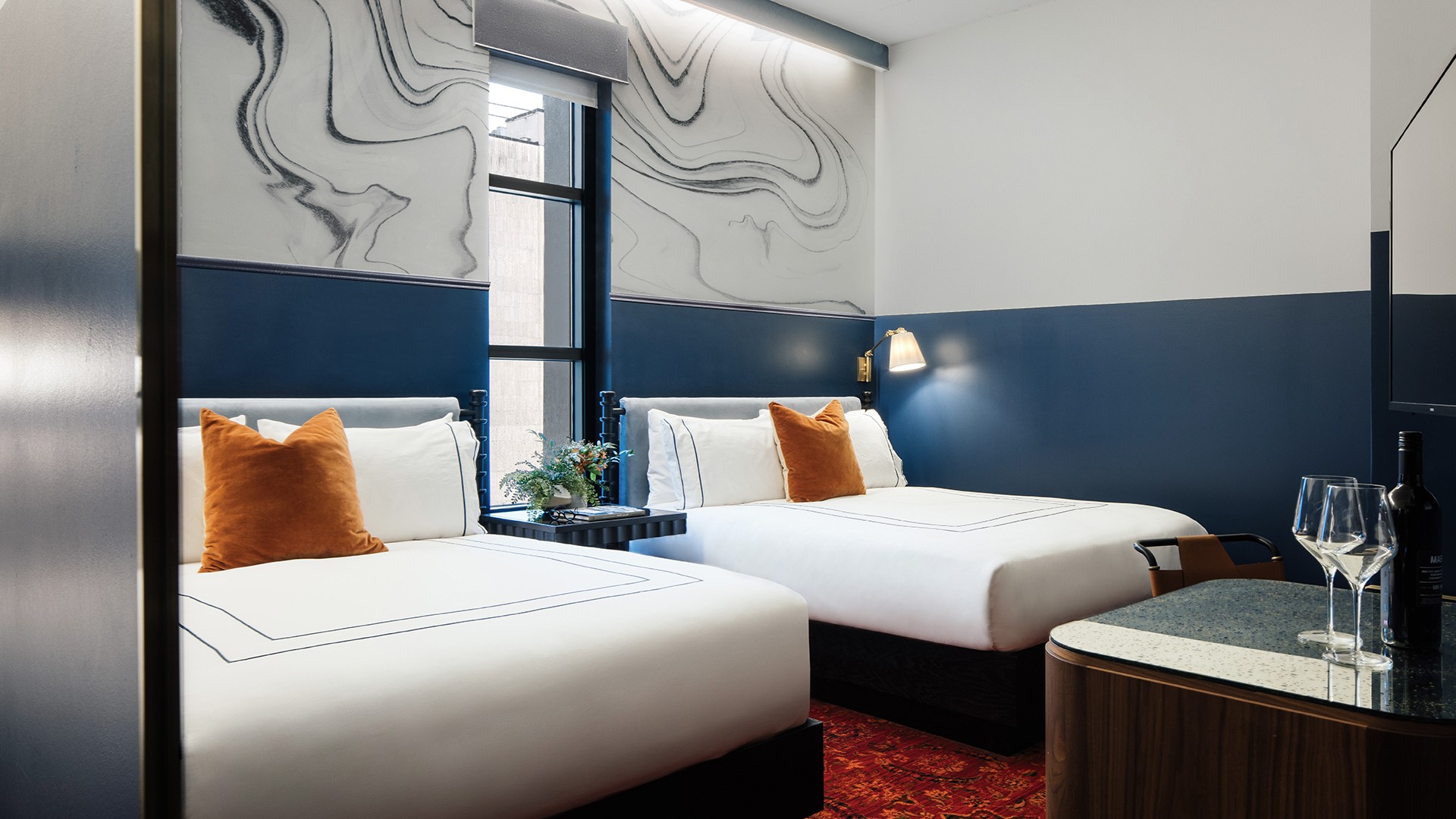 Downtown Nashville Art Deco Stay on Printers Alley with Daily Dining