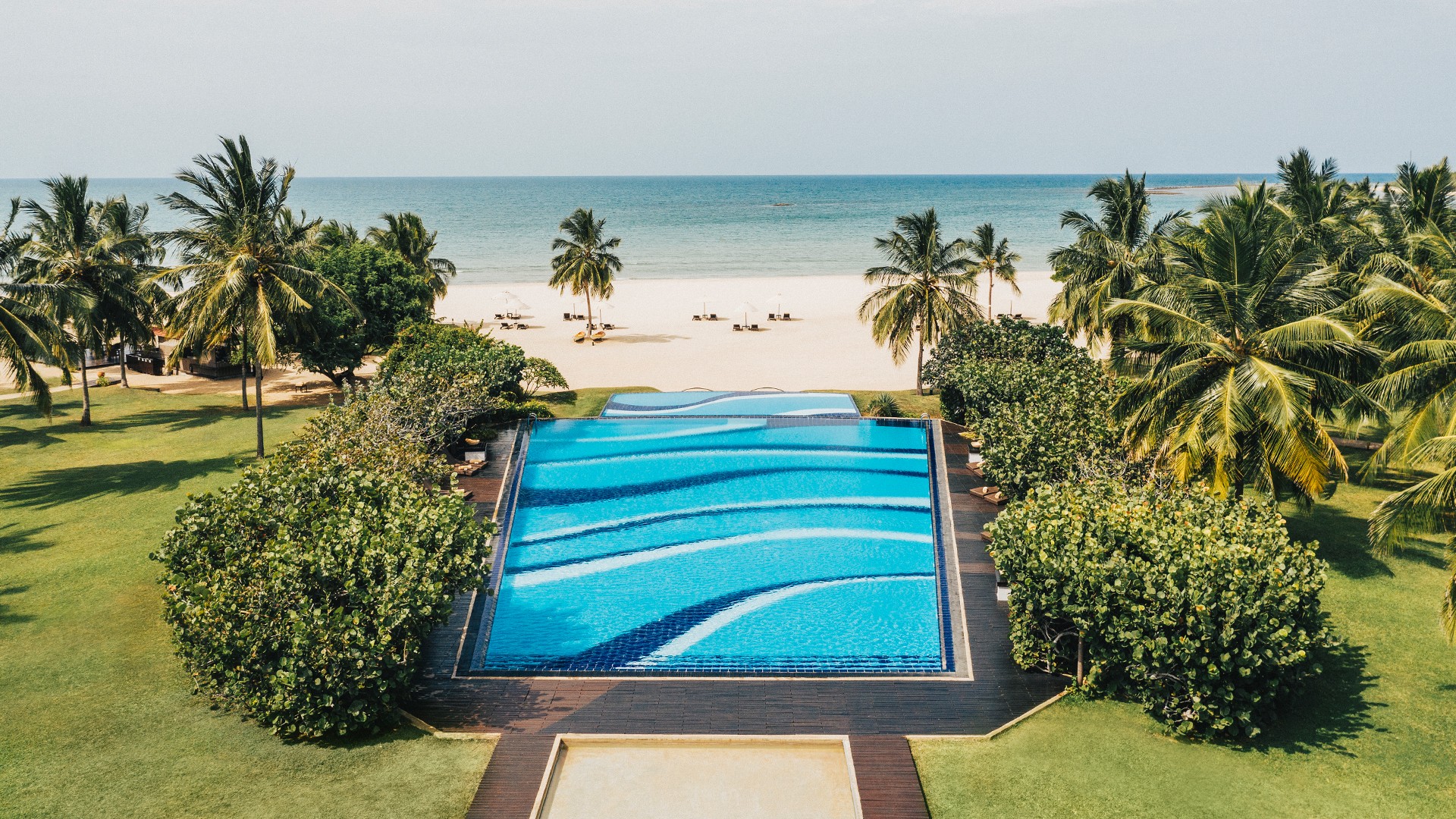 Beachfront Sri Lanka Paradise Overlooking Pasikuda Bay With Daily 