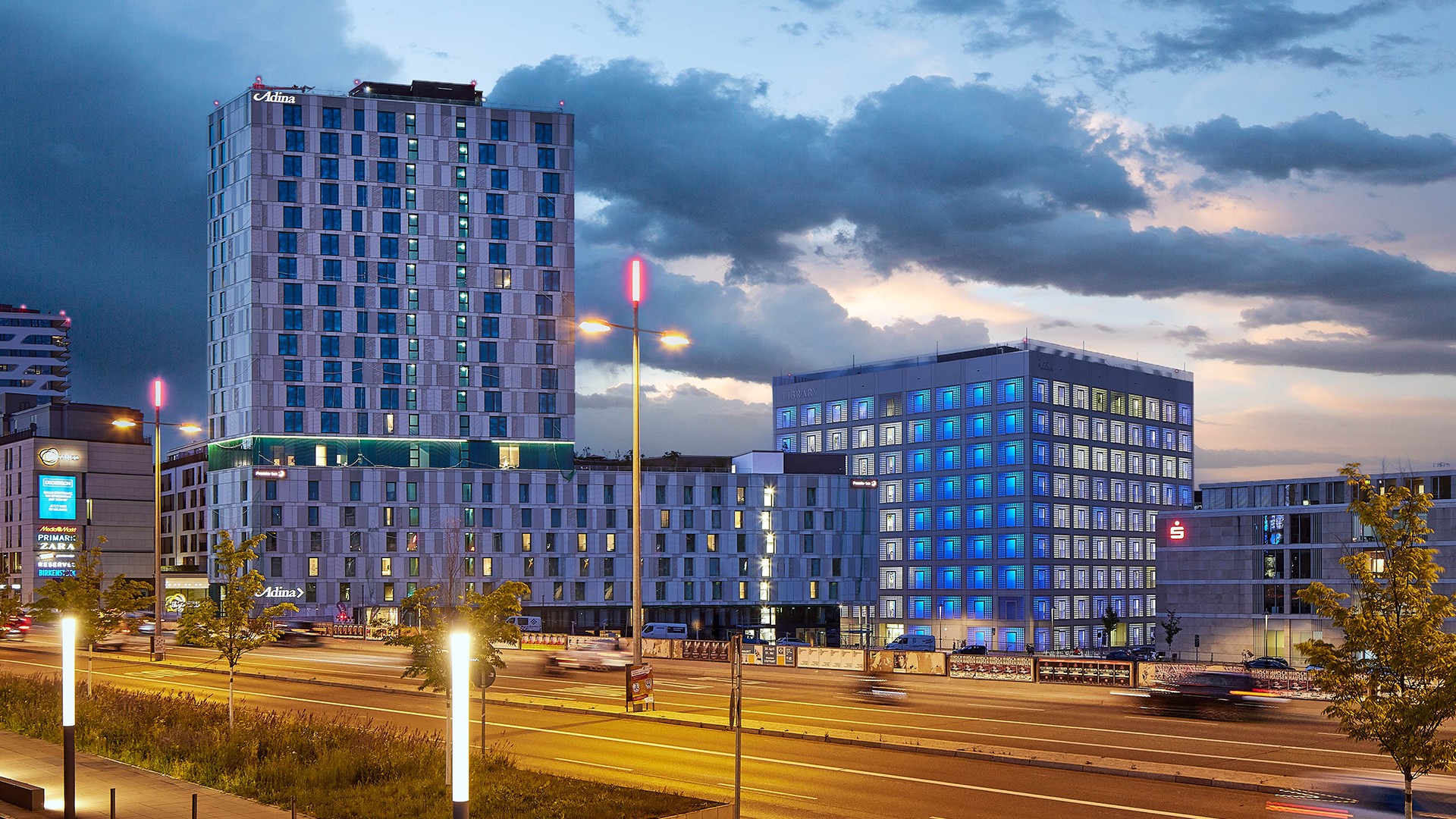 Contemporary Stuttgart Apartment Escape near MercedesBenz Museum with