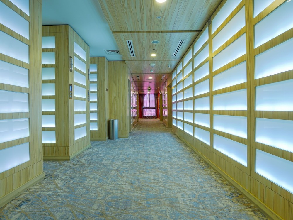 palette royal reflections hotel and spa dubai 4*