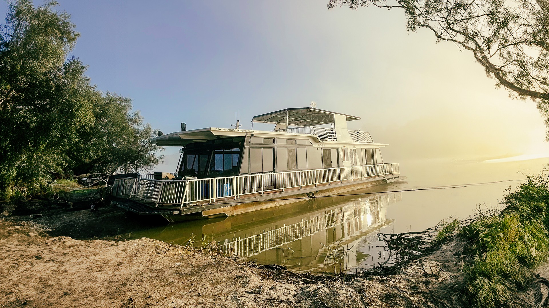 Unique South Australia Fully Equipped Houseboat on the Murray River for up to Eight Guests